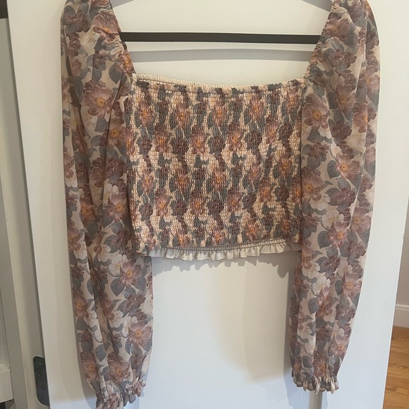 Aritzia Wilfred Saga blouse in wheat/basalt grey. Size S. - Picture 3 of 5